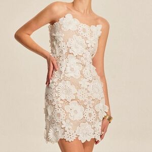 NWT Commense Strapless White Floral Dress